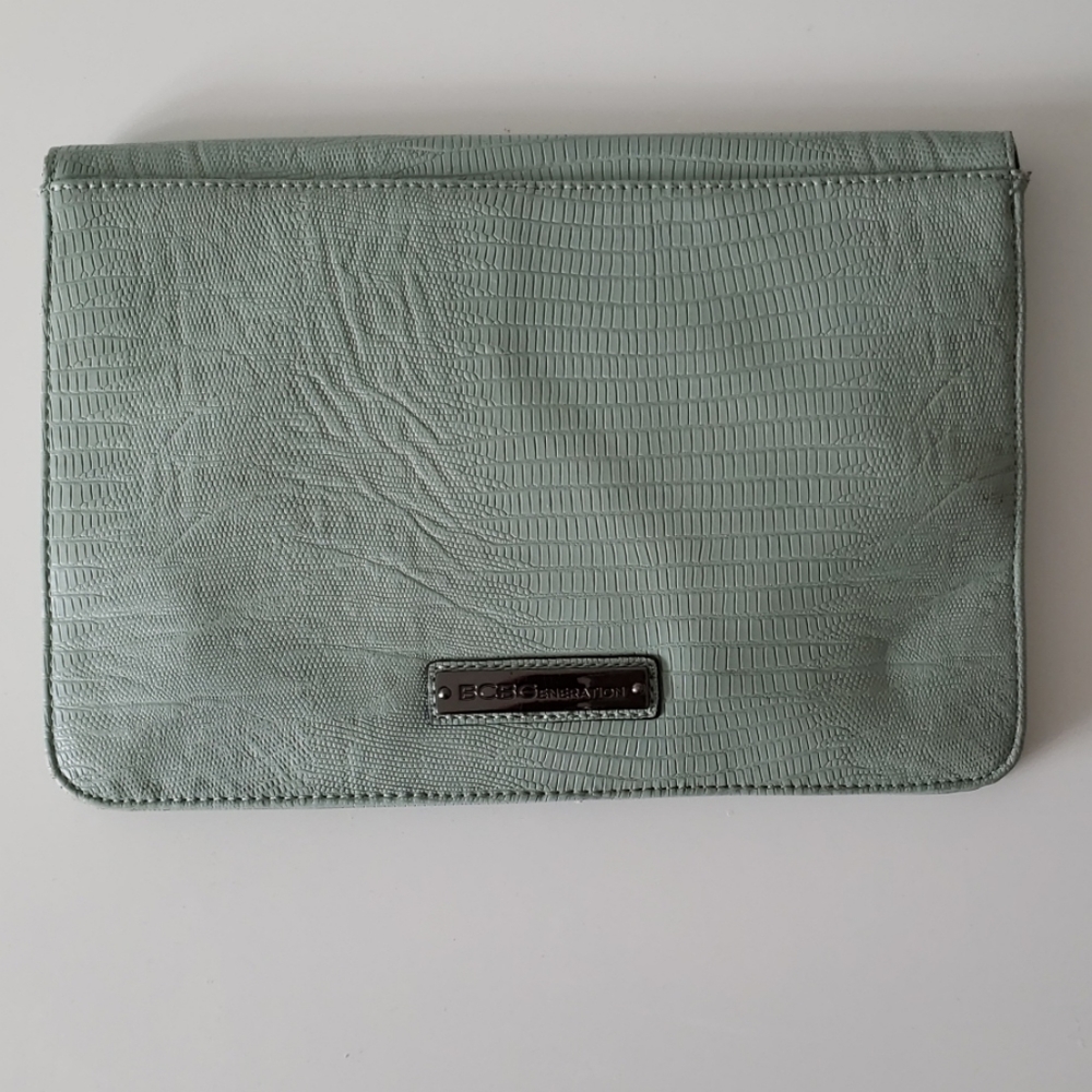 BCBGeneration "Charlie" Clutch - Picture 5 of 5